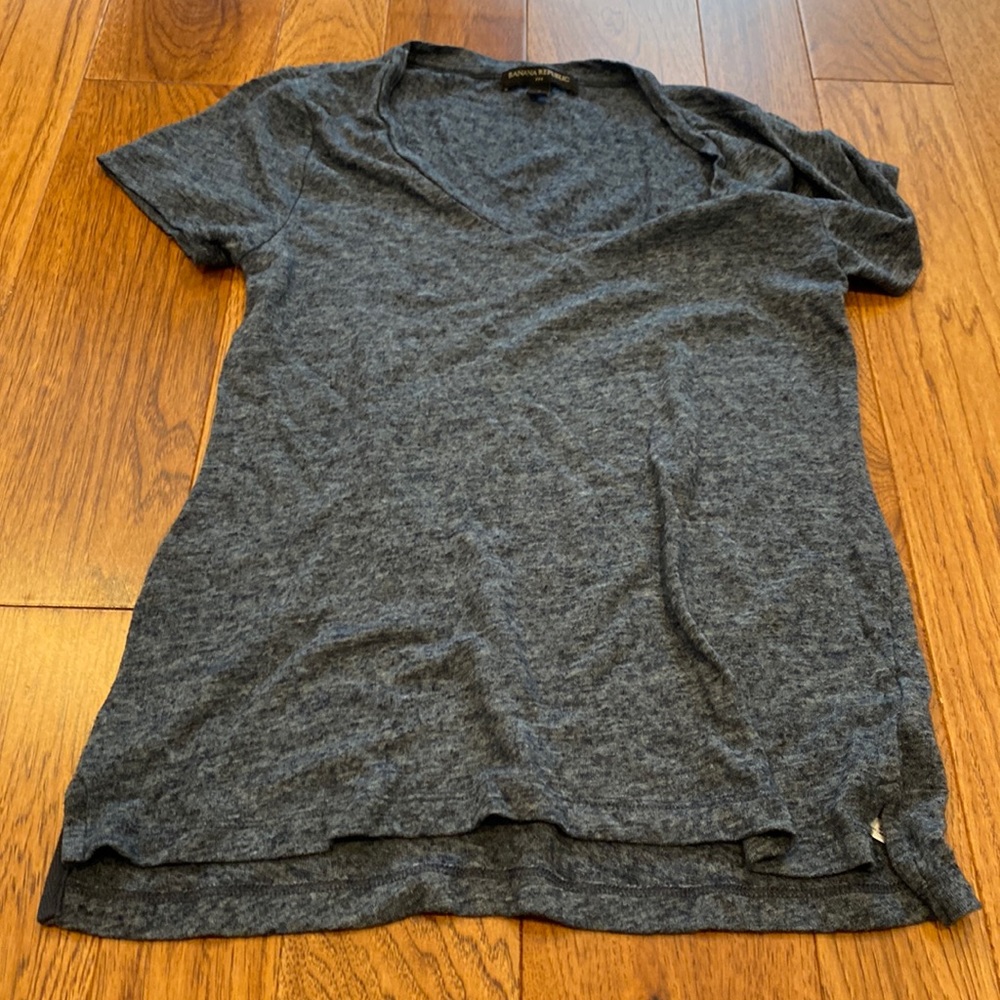 Banana Republic “T shirt”